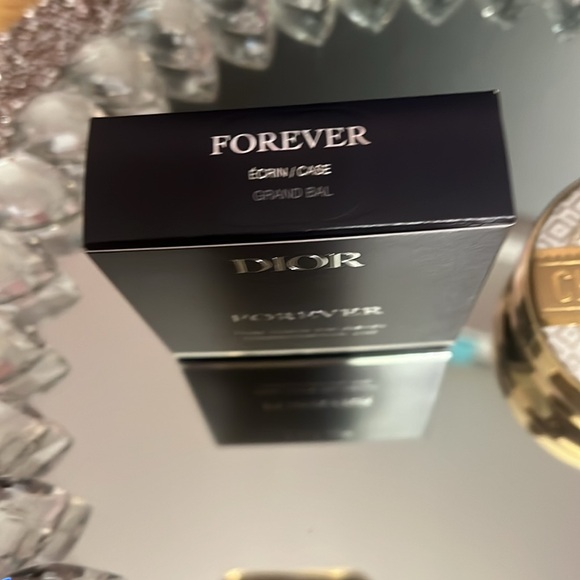 Dior Forever Refillable Case Grand Bal- Holiday 2024 - Picture 4 of 7